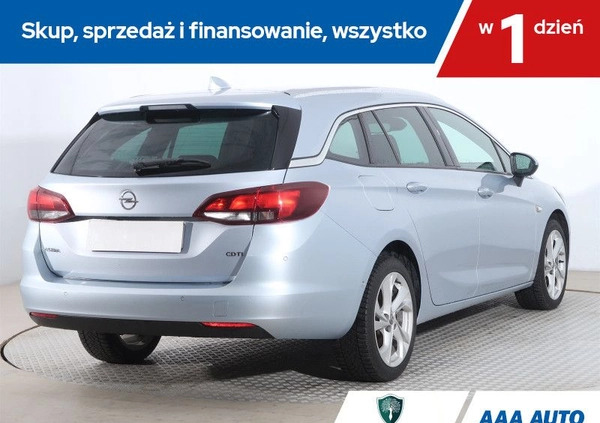 Opel Astra cena 46000 przebieg: 109955, rok produkcji 2017 z Gozdnica małe 326